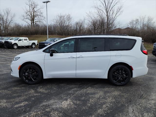 2024 Chrysler Pacifica PACIFICA TOURING L AWD