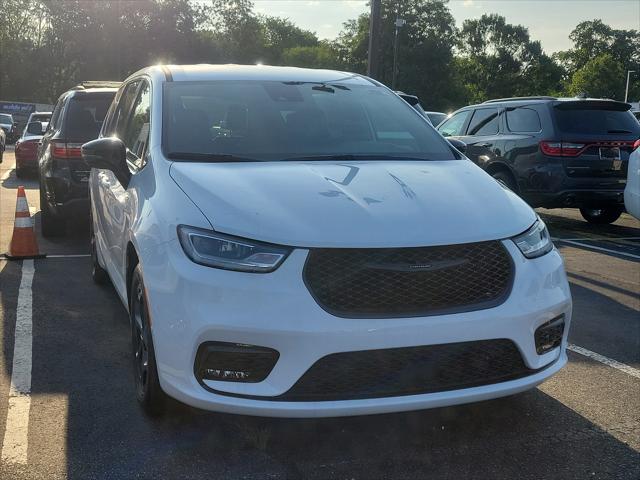 2024 Chrysler Pacifica Hybrid PACIFICA PLUG-IN HYBRID S APPEARANCE