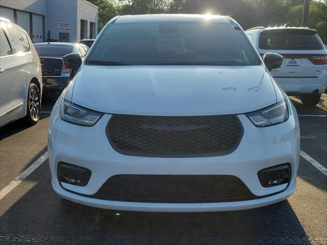 2024 Chrysler Pacifica Hybrid PACIFICA PLUG-IN HYBRID S APPEARANCE