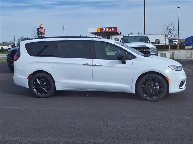 2024 Chrysler Pacifica PACIFICA LIMITED