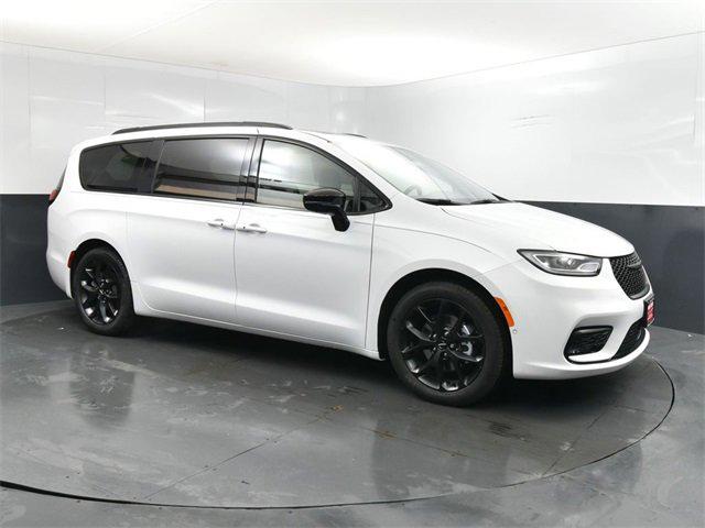 2024 Chrysler Pacifica PACIFICA LIMITED