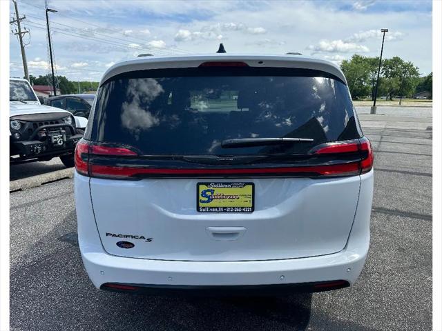 2024 Chrysler Pacifica PACIFICA TOURING L