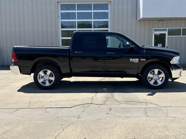 2024 RAM Ram 1500 Classic RAM 1500 CLASSIC TRADESMAN CREW CAB 4X4 57 BOX