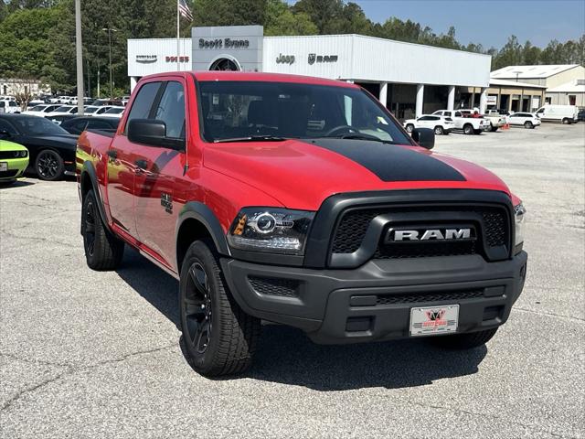 2024 RAM Ram 1500 Classic RAM 1500 CLASSIC WARLOCK CREW CAB 4X2 57 BOX