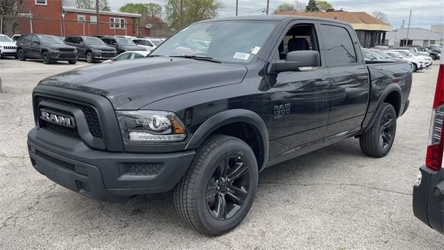 2024 RAM Ram 1500 Classic RAM 1500 CLASSIC WARLOCK CREW CAB 4X4 57 BOX