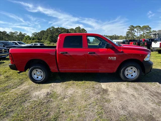 2024 RAM Ram 1500 Classic RAM 1500 CLASSIC TRADESMAN CREW CAB 4X4 57 BOX