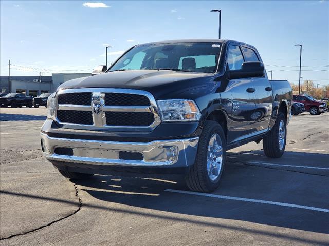 2024 RAM Ram 1500 Classic RAM 1500 CLASSIC TRADESMAN CREW CAB 4X4 57 BOX