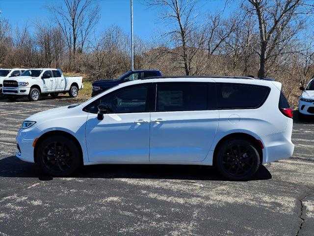 2024 Chrysler Pacifica PACIFICA TOURING L AWD