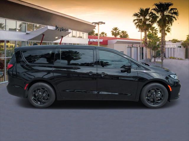 2024 Chrysler Pacifica Hybrid PACIFICA PLUG-IN HYBRID S APPEARANCE