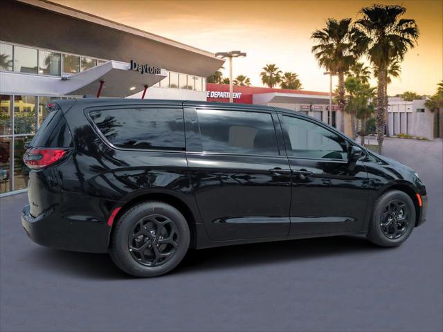 2024 Chrysler Pacifica Hybrid PACIFICA PLUG-IN HYBRID S APPEARANCE