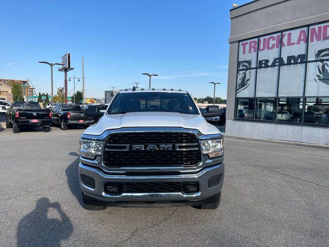 2022 RAM 3500 Tradesman Crew Cab 4x4 64 Box