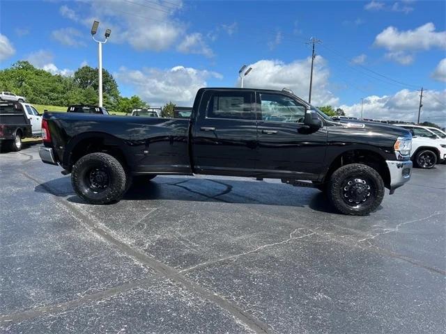2024 RAM Ram 3500 RAM 3500 TRADESMAN CREW CAB 4X4 8 BOX