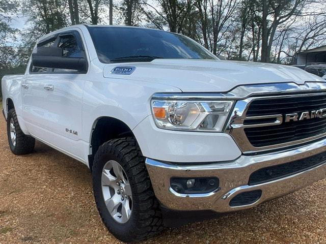 2019 RAM 1500 Big Horn/Lone Star Crew Cab 4x4 57 Box