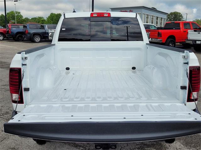 2024 Ram 1500 Classic Warlock Quad Cab 4x4 6'4" Box