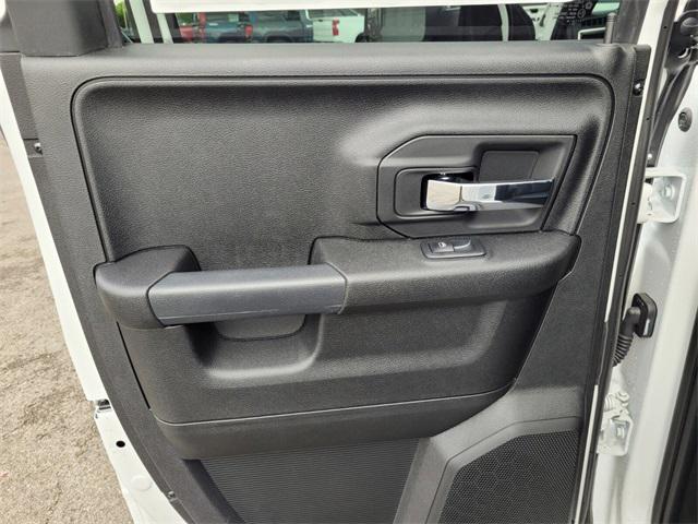 2024 Ram 1500 Classic Warlock Quad Cab 4x4 6'4" Box