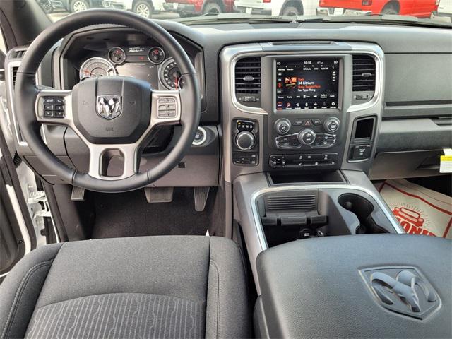 2024 Ram 1500 Classic Warlock Quad Cab 4x4 6'4" Box