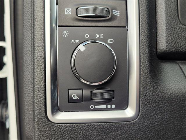 2024 Ram 1500 Classic Warlock Quad Cab 4x4 6'4" Box