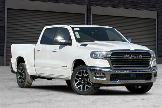 2025 RAM Ram 1500 RAM 1500 LARAMIE CREW CAB 4X4 64 BOX