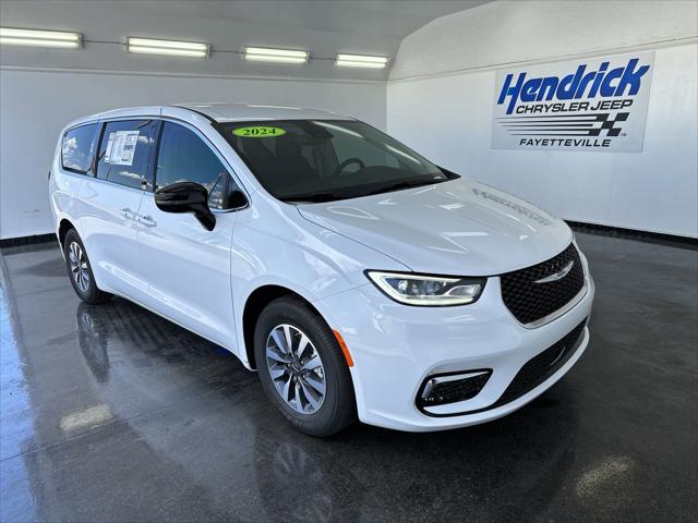 2024 Chrysler Pacifica Hybrid PACIFICA PLUG-IN HYBRID SELECT