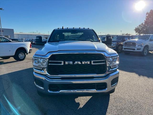 2024 RAM Ram 3500 Chassis Cab RAM 3500 TRADESMAN CHASSIS REGULAR CAB 4X4 84 CA