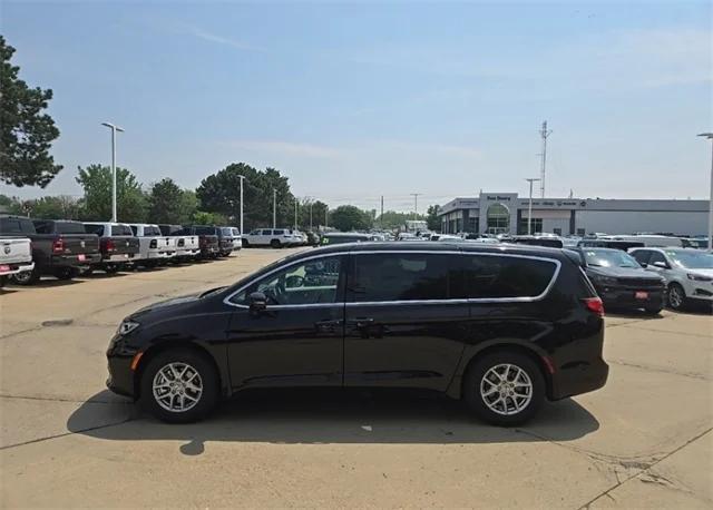 2024 Chrysler Pacifica PACIFICA TOURING L