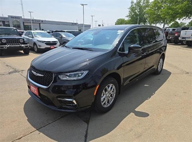 2024 Chrysler Pacifica PACIFICA TOURING L