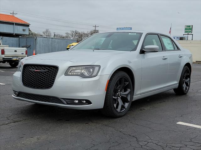 2023 Chrysler Chrysler 300 300S V6