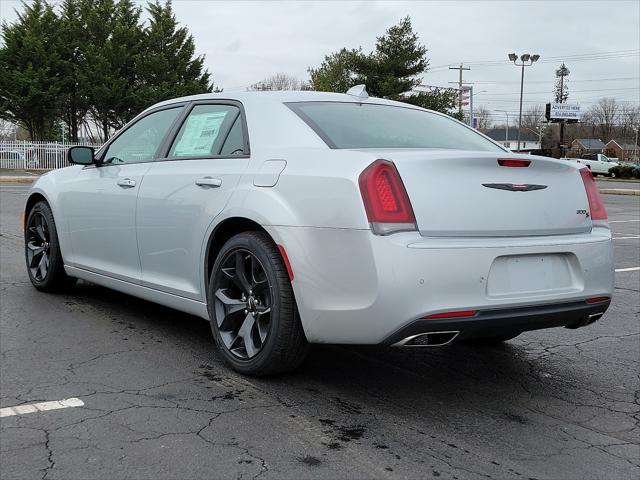 2023 Chrysler Chrysler 300 300S V6