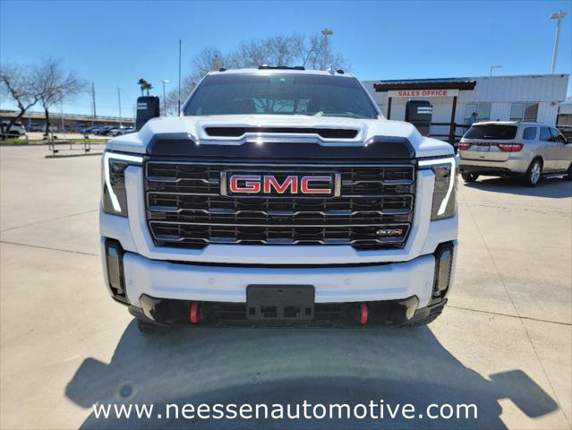 2024 GMC Sierra 2500HD 4WD Crew Cab Standard Bed AT4