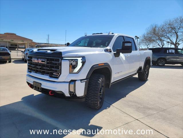 2024 GMC Sierra 2500HD 4WD Crew Cab Standard Bed AT4