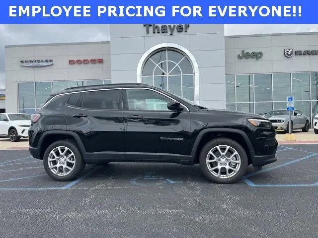 2024 Jeep Compass COMPASS LATITUDE LUX 4X4 2024 Jeep Compass COMPASS LATITUDE LUX 4X4
