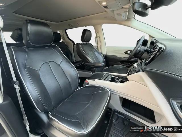 2023 Chrysler Pacifica Hybrid Limited