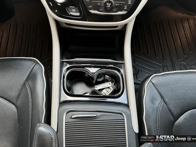 2023 Chrysler Pacifica Hybrid Limited
