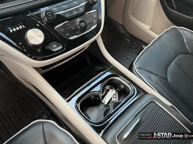2023 Chrysler Pacifica Hybrid Limited