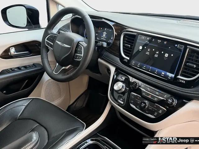2023 Chrysler Pacifica Hybrid Limited