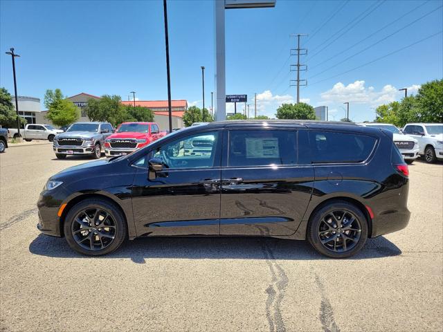 2024 Chrysler Pacifica PACIFICA TOURING L