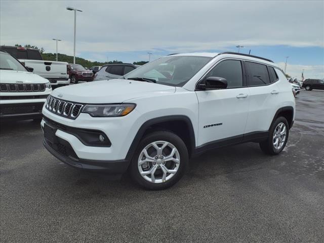 2024 Jeep Compass COMPASS LATITUDE 4X4