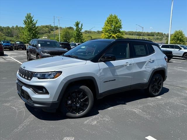 2024 Jeep Compass COMPASS LATITUDE 4X4