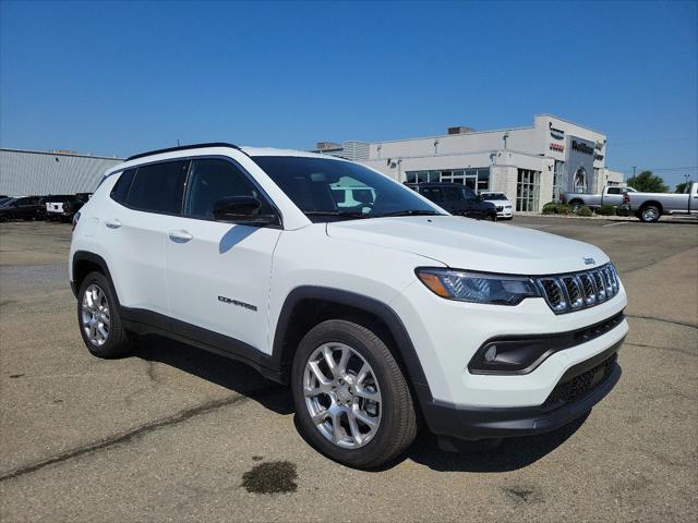 2024 Jeep Compass COMPASS LATITUDE LUX 4X4