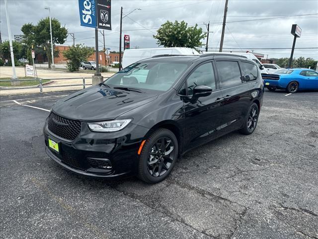 2024 Chrysler Pacifica PACIFICA LIMITED