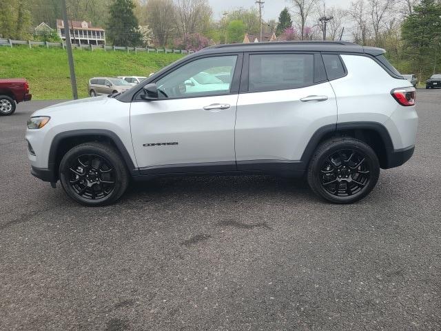 2024 Jeep Compass COMPASS LATITUDE 4X4