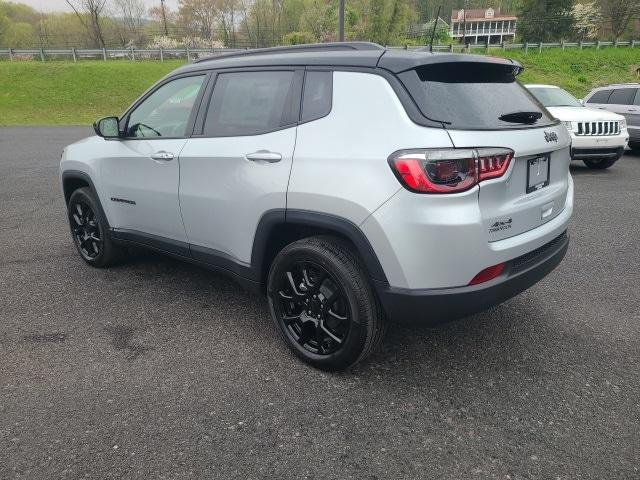 2024 Jeep Compass COMPASS LATITUDE 4X4