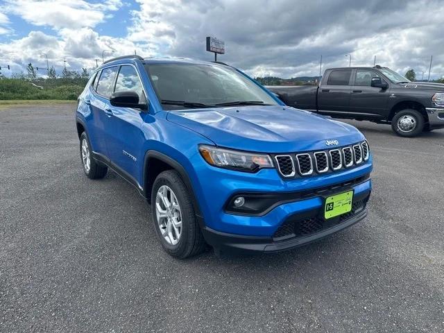 2024 Jeep Compass COMPASS LATITUDE 4X4