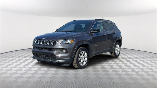 2024 Jeep Compass COMPASS LATITUDE 4X4