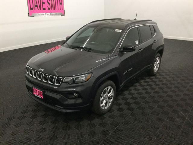 2024 Jeep Compass COMPASS LATITUDE 4X4