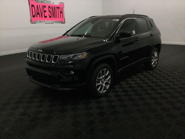 2024 Jeep Compass COMPASS LATITUDE LUX 4X4