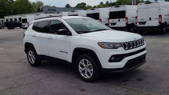 2024 Jeep Compass COMPASS LATITUDE 4X4