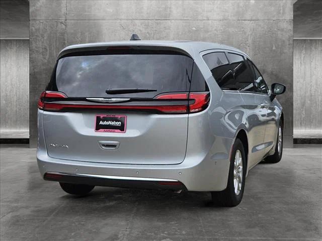 2024 Chrysler Pacifica PACIFICA TOURING L