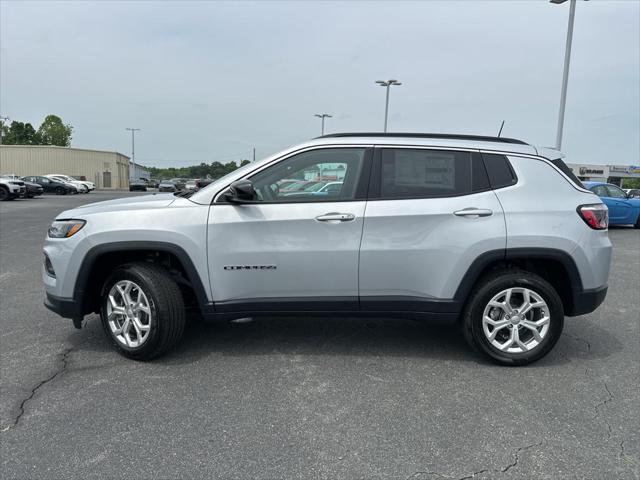 2024 Jeep Compass COMPASS LATITUDE 4X4