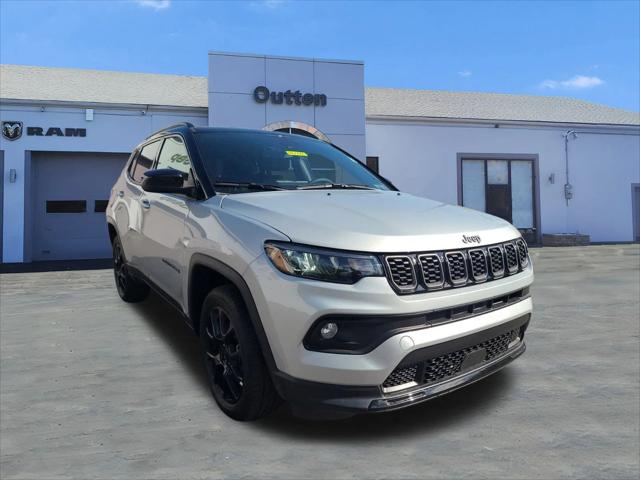 2024 Jeep Compass COMPASS LATITUDE 4X4